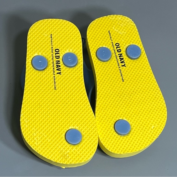 Toddler boys Yellow colorful shark baby Flip Flops size 5 good condition. - Picture 5 of 13
